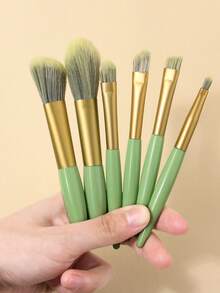 8件套迷你化妆刷套装 - 柔软腮红刷、轮廓刷、眼影刷、眉刷、唇刷 + 小型多功能化妆海绵