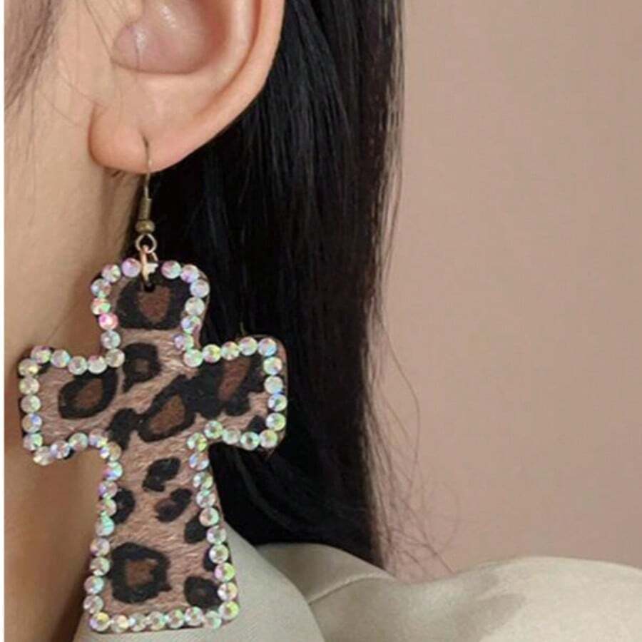 1 Pair Y2K Shiny Crystal Pink Leopard Print Cross Earrings, Sexy & Charming Earring Accessories, Retro Gothic Punk Jewelry, Halloween Gift - Gothic - View 1