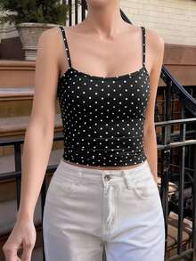 阳光明媚的夏天，女性可以穿着黑色波点印花吊带针织背心，展现性感又清新的风格，无论是在街头还是在家。 - 黑色 - 查看 5