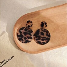 1Pair Maillard Leopard Print Heart Acrylic Studs, Hong Kong Style Light Luxury Minimalist Design For Women Fall Winter Daily Wear Party Fashion Jewelry - E6781/Beige Heart - View 9