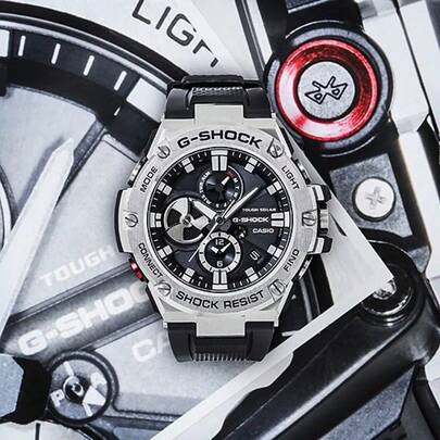 Casio 卡西欧 G-Shock 男士高级模拟腕表 - 太阳能动力蓝牙连接，不锈钢表圈搭配黑色树脂表带，200米防水防震，商务、户外探险及高端礼品皆宜的奢华腕表