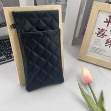 这款眼镜袋/太阳镜盒采用PU皮革制成，尺寸小巧，适合存放太阳镜或眼镜。 - 彩色 - 查看 7