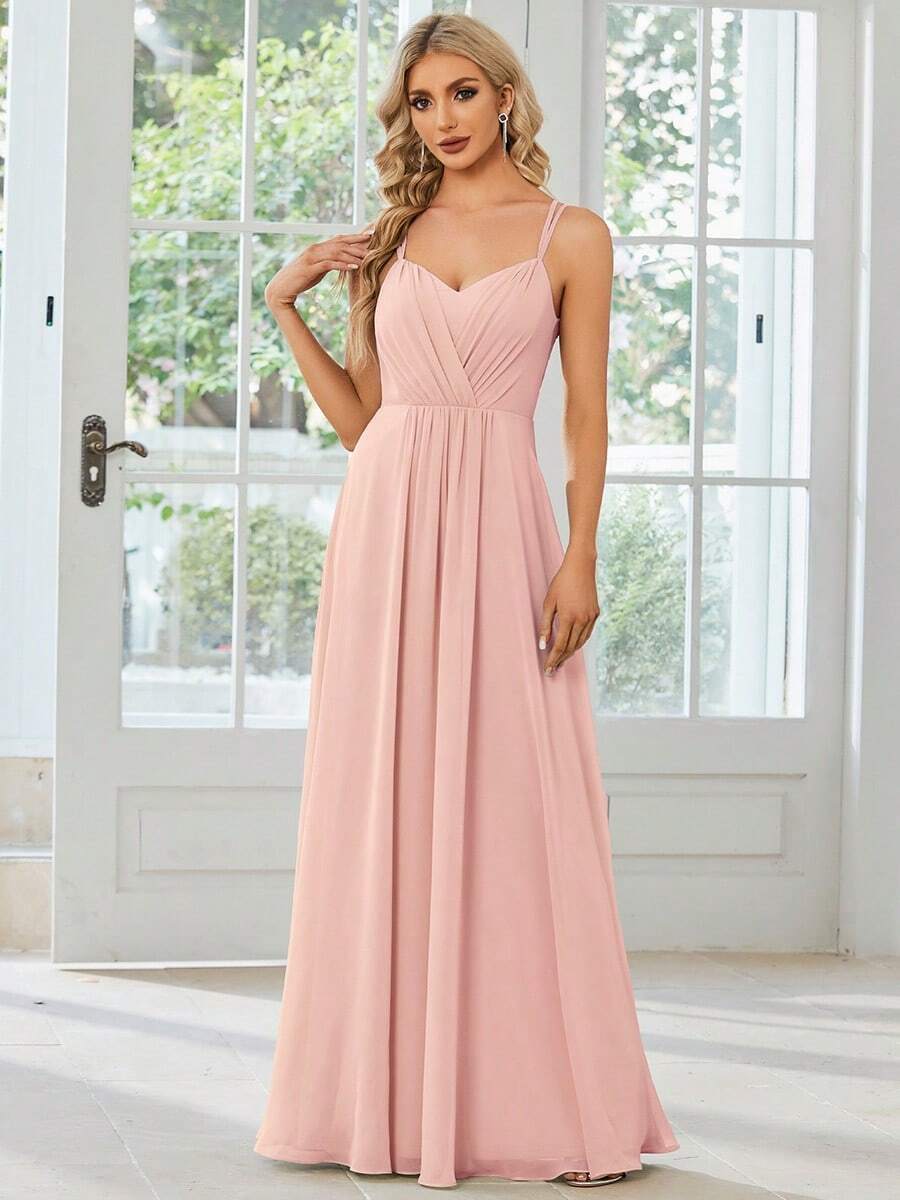 Vestido de dama de honor minimalista de unicolor con pliegues y espalda cruzada, boda rosa primaveral