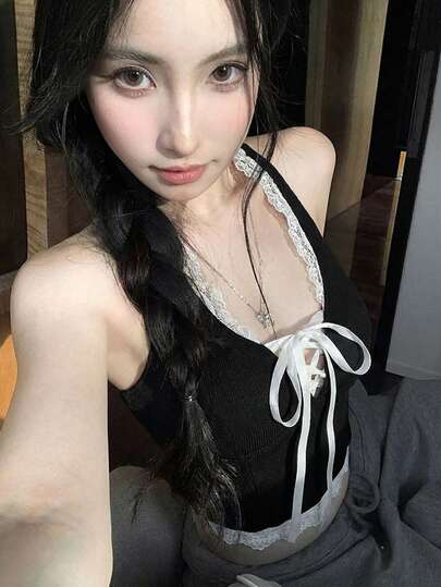 性感蕾丝拼接细肩带系带吊带背心，带胸垫，适合春夏叠穿或外穿