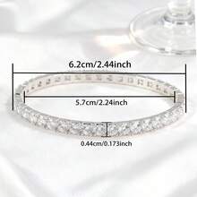 1件S925纯银手链，适合红毯盛典、周年纪念派对，耀眼优雅；情人节可赠予伴侣，惊艳精致，与西方浪漫节日的激情氛围相得益彰。 - 銀色 - 查看 2