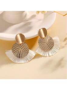A Pair Of Bohemian Niche Design Retro Tassel Earrings That Are Versatile And Stylish - Beige - View 5