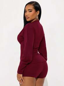 Women's Two-Piece Set Simple Solid Color Elegant Casual Low Crew Neck Cardigan Hidden Button Waist Cinching Long-Sleeved Top Slim-Fitting Sexy Short Pants Set - Màu Đỏ Sâu - Xem 2