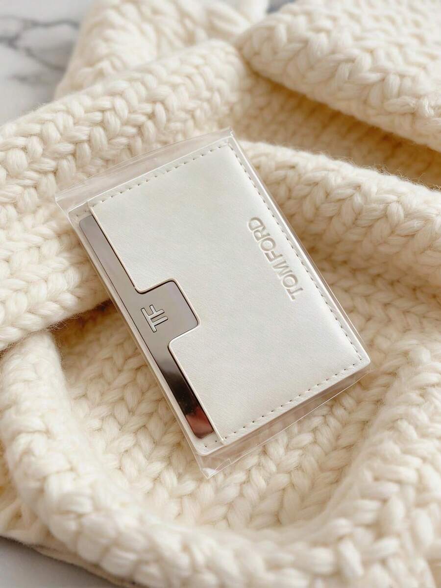 Tom Ford 白色卡包化妆镜。便携式双面镜。精致时尚的皮革化妆镜。便携式粉盒镜。适合日常使用，是送给女朋友的绝佳礼物。 - 白色 - 查看 1