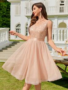 MIUSOL Deep V-Neck Sequin Lace Contrast Mesh Ruffle Hem Cocktail Dress, Summer Women's Apparel, Shiny Party Dress, Suitable For Birthday Party, Graduation Ceremony, Dinner Party And Other Occasions - Champagne - View 6