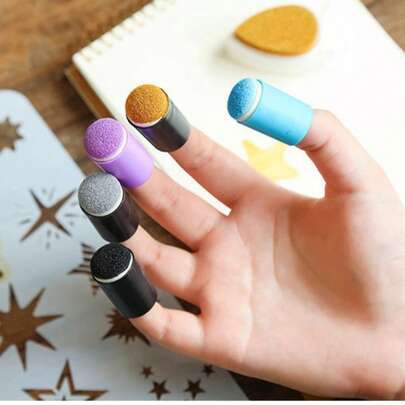 10个指套海绵印章，配有柔软海绵头，适用于墨水、粉笔、颜料晕染、模板和细节刻画，是绘画、卡片制作、素描和手工制作的理想之选，也是婴儿派对、产后和儿童生日的理想礼物，以及艺术工具。