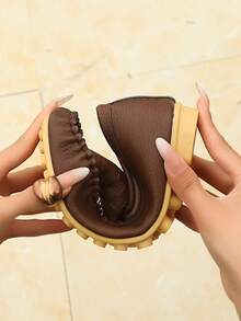 女士加大码套脚乐福鞋，休闲舒适透气，金属搭扣，适合日常、通勤、休闲、度假等各种场合，四季皆宜，手工褶皱，柔软鞋底，皮革鞋面，经典咖啡棕色印花 - 咖啡棕 - 查看 7