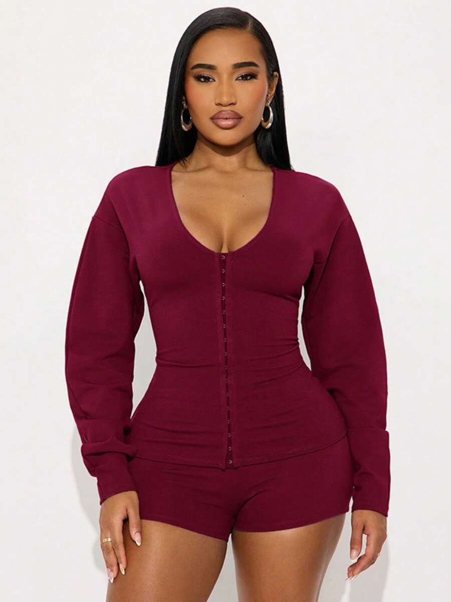 Women's Two-Piece Set Simple Solid Color Elegant Casual Low Crew Neck Cardigan Hidden Button Waist Cinching Long-Sleeved Top Slim-Fitting Sexy Short Pants Set - Màu Đỏ Sâu - Xem 1