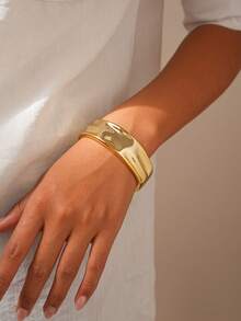 1pc Fashionable Asymmetric Geometric Hollow Gold Bracelet, Suitable For Vacation, Beach, Formal Party And Daily Outfit Accessory - Multicolor - View 7