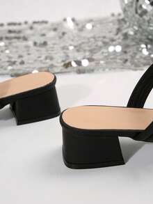 Summer New Fairy Style Square Toe Chunky Heel Sandals For Women, Versatile French Style Rhinestone High Heels For Outdoor Wear - Black - View 6
