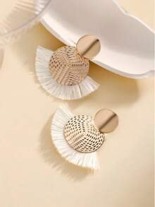A Pair Of Bohemian Niche Design Retro Tassel Earrings That Are Versatile And Stylish - Beige - View 4
