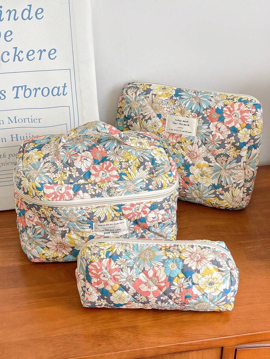 棕色碎花化妆包套装,拉链式化妆品收纳袋,可收纳护肤品、化妆品、润唇膏、防晒霜、护手霜、耳机、零钱、小物件等,可爱时尚,是日常通勤、旅行、宿舍必备,也是送给朋友、生日、伴娘、母亲节、教师节的绝佳礼物。 - 棕色 - 查看 1
