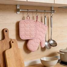 2pcs/Set Cute Pink Heart Quilted Heat Resistant Oven Mitts And Pot Holders, Essential For Baking & Cooking - Pink - View 4