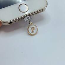 1个白色镀层双面防尘塞吊坠，印有26个英文字母，适用于Type-C接口 - 白iPhone - 查看 13