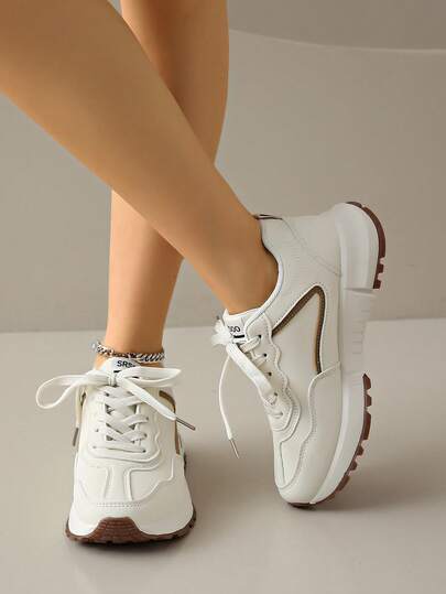 新款厚底运动鞋，百搭米色时尚网面厚底运动鞋，撞色蓝色户外休闲鞋，四季皆宜