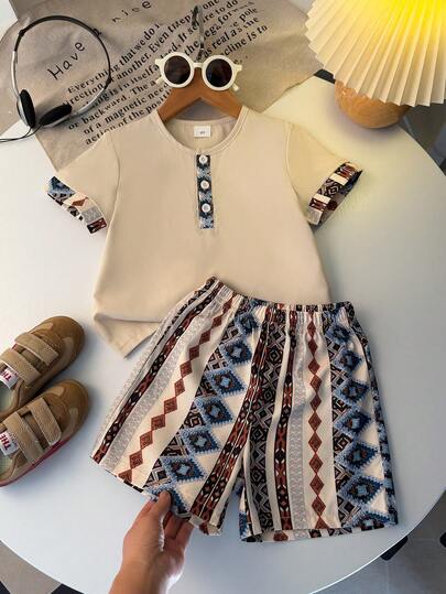 2pcs/Set Young Boy Summer Casual Vacation Style Round Neck Half-Open Collar Short Sleeve Top Paired With Printed Shorts, Suitable For Daily, Outdoor, Beach, Vacation, Commute, School