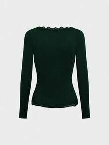 Áo lót dài tay ôm sát, gợi cảm, cổ chữ V, viền ren đen quyến rũ, kiểu dáng thon gọn. - Màu xanh lá cây đậm - Xem 9