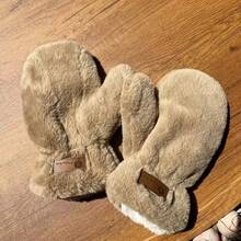 1 双仿兔毛保暖手套，触屏友好，秋冬季保暖时尚，适合女性和学生佩戴。 - A - 查看 16