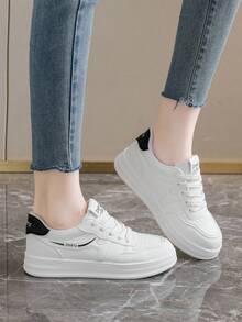 1 Pair Women's White Sneakers, New Spring/Autumn Casual Simple Thick Sole Flat Shoes - White and Black - View 6