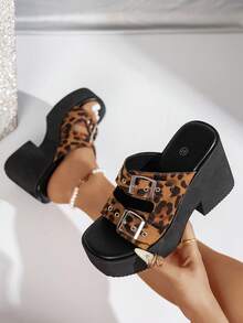 Giày sandal cao gót đế dày in họa tiết da báo kiểu punk, khóa cài, phong cách châu Âu và Mỹ mùa xuân 2026, sandal đế xuồng cổ điển đế dày dành cho hoạt động Ramadan. - Họa tiết da báo - Xem 3