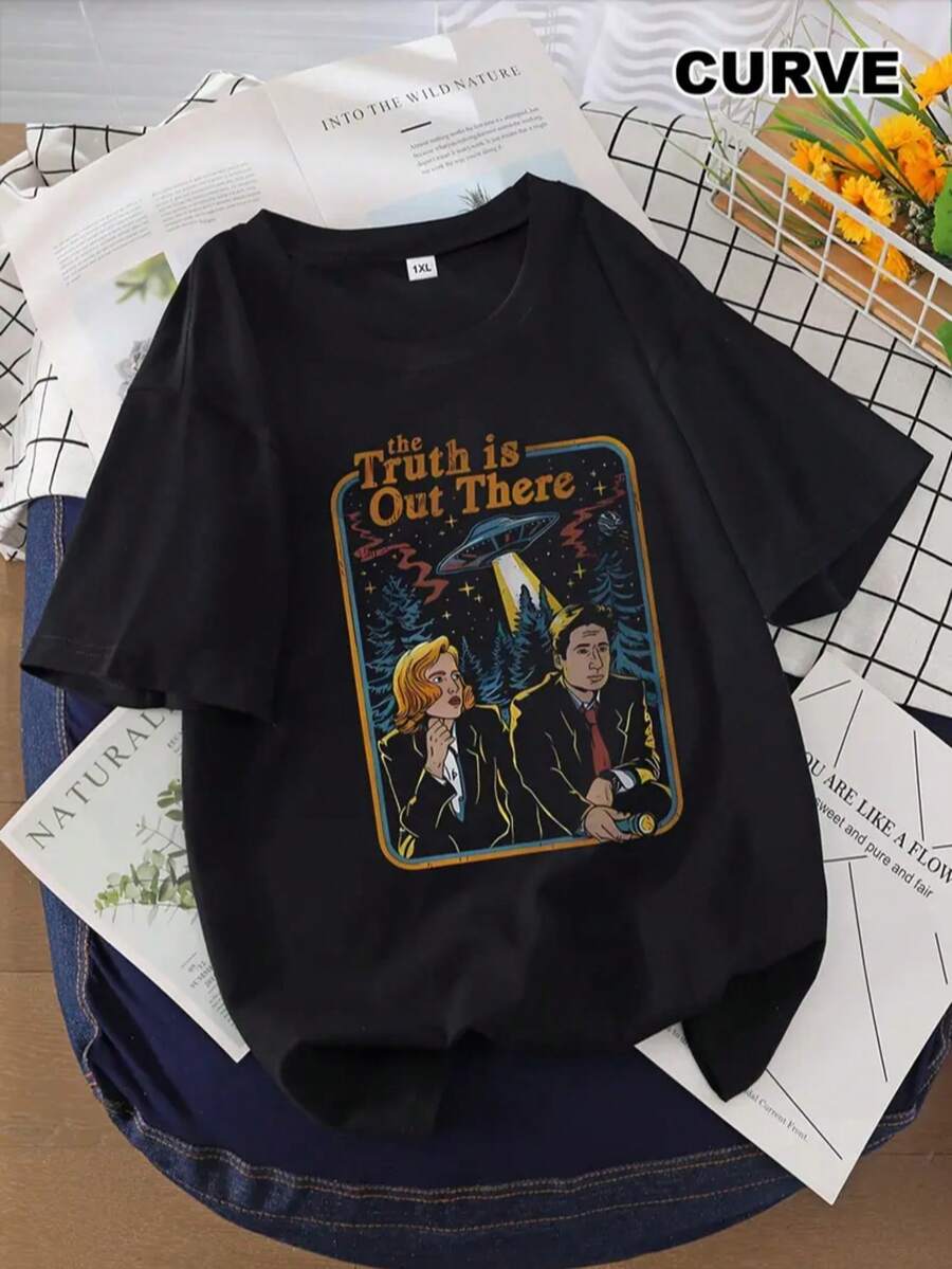 Plus Size Women's Black "Truth Is Out There" Graphic T-Shirt - UFO & Starry Night Design, Soft Stretch Crew Neck Short Sleeve Top, Machine Washable Casual Tee For All Seasons, Retro Print Shirt, Comfortable Fit Shirt - 黑色 - 查看 1