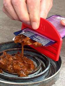 1pc Cat Food Squeezer, 3-In-1 Cat Food Bag Squeezer, Practical Tool To Efficiently Squeeze Remaining Food From Cat Food Bags, Maximizing Food Extraction And Preventing Waste. Designed For Cat Owners Who Value Cleanliness And Convenient Feeding. This Squeezer Is Specially Designed For Food Bags, Easy To Clean And Maintain Hygiene. Pet Supplies, Pet Accessories. - 1L - View 12