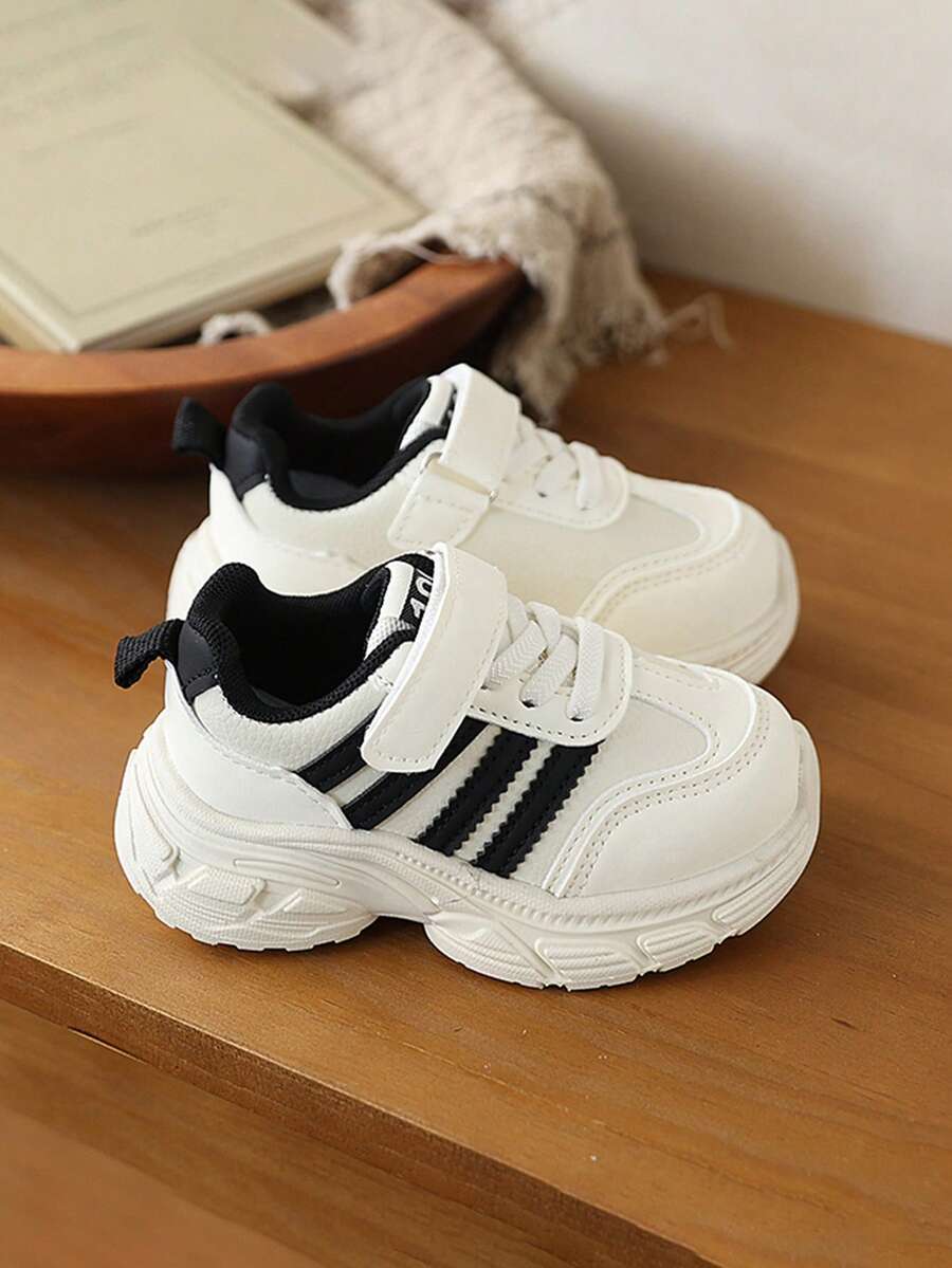 1 Pair Leather Casual Sneakers, Cute, Comfortable, Fashionable, Soft Sole, Non-Slip, Hook And Loop Design, Suitable For Babies Outdoor Sports All Seasons - Black - View 1