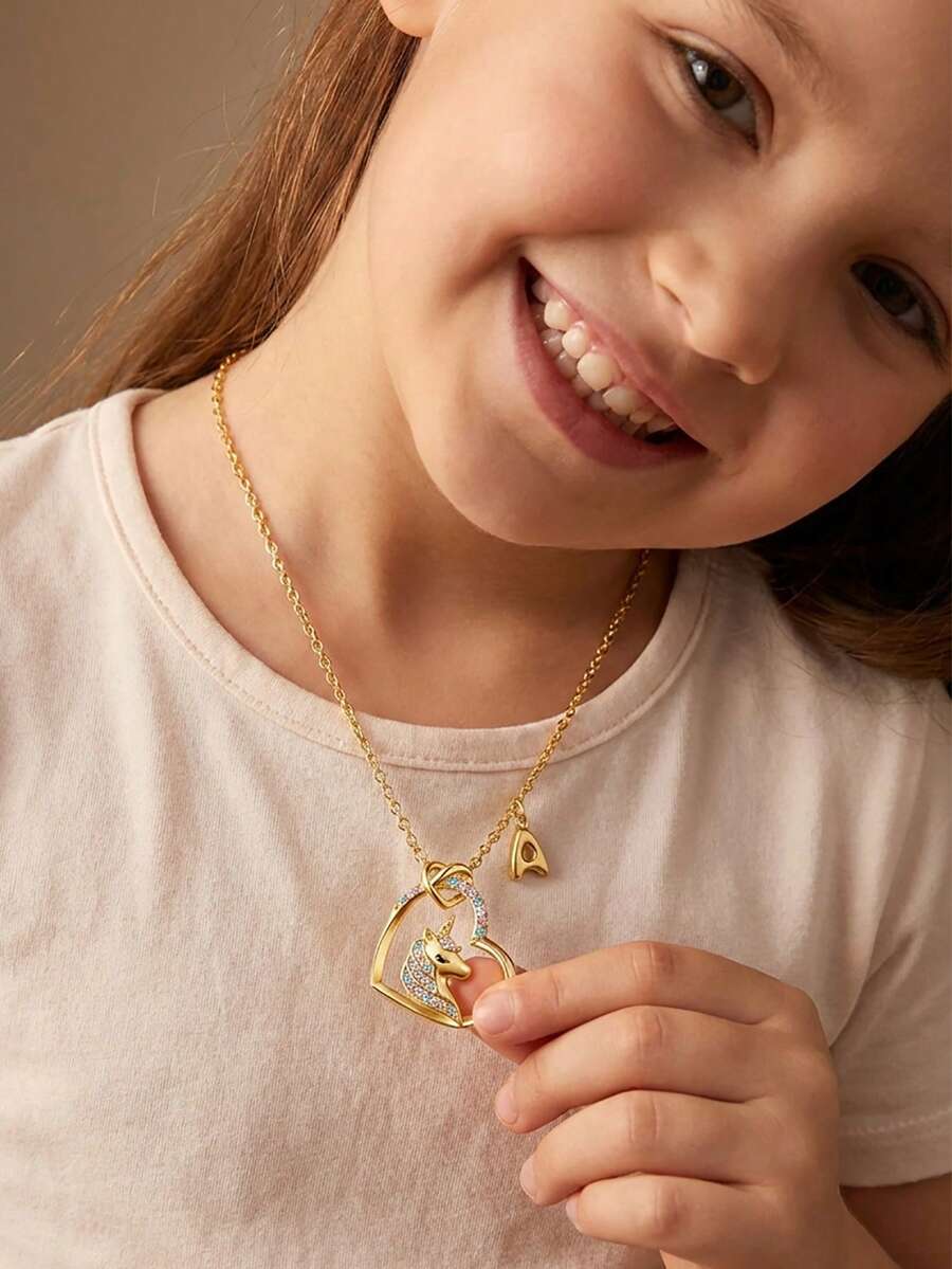 1件女孩可爱流行3D气球英文字母和心形独角兽镀金项链，可作为日常佩戴首饰配饰或礼物 - 金色 - 查看 1