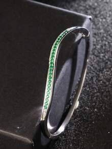 1件S925银手链，呈祖母绿色，镶嵌实验室培育宝石，优雅弧形设计，适合春季茶会，是展现温暖与精致的贴心母亲节礼物。 - 銀色 - 查看 5