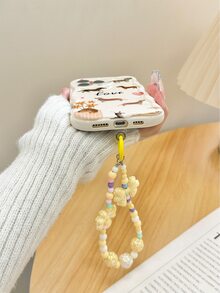 卡通小狗奶油色波浪边手机壳，带手链吊坠，时尚简约加厚防震保护套，兼容 17/17 Pro、15 Pro Max、16/16 Pro/16 Pro Max、16 Plus、15 XR、7/8、15 Pro Max、12 Pro Max、13 Pro Max、14 Pro Max、13、14、11、12、14 等机型。