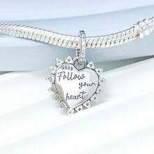 1个金色爱心LOVE红色箭头穿过爱心的吊坠，孔径4.5毫米，适合蛇骨链手链DIY饰品，女士日常佩戴 - 心形吊墜 - 查看 6