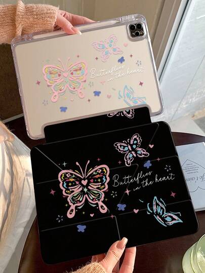一款可爱的卡通动漫彩色蝴蝶、字母、爱心图案双面亚克力透明水晶后盖，防震，适用于iPad 7、8、10代（10.2英寸），内置笔槽，支持睡眠/唤醒功能，是理想的圣诞节和新年礼物。