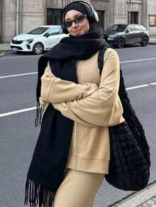 1pc Women's Black Fringe Scarf, Versatile Wear As Headscarf, Shawl Or Neck Scarf, Women's Gift, Warm And Windproof Multi-Functional Scarf, Suitable For Daily, Travel And Other Occasions - Black - View 2