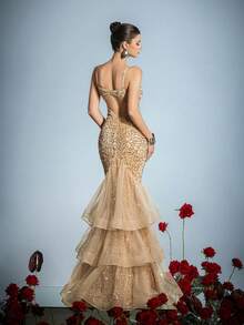 Faeriesty 优雅吊带美人鱼晚礼服：通体亮片，多层薄纱裙摆，露背设计，高开衩，曳地拖尾——是婚礼摄影、红毯仪式、浪漫周年庆典、正式晚宴、盛大庆典和春季派对的理想之选。 - 香檳色 - 查看 6