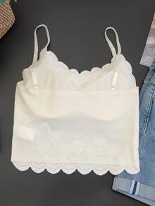 女士V领蕾丝吊带背心，内置衬垫胸罩，露背吊带上衣，无袖打底衫 - 米杏色 - 查看 7