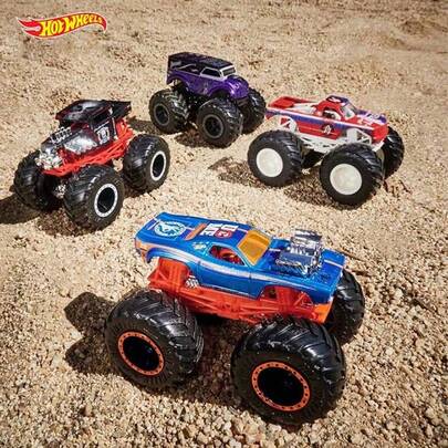 Hot Wheels Monster Trucks Serie X Legierung Spielzeugauto (FYJ44) - Wild Bigfoot Trägheits Geländefahrzeug - (ca. 1:64 Maßstab Druckguss Fahrzeug) - Spielzeugfahrzeuge mit riesigen Rädern - Strandspielzeugauto - Fahrzeug Spielspaß für Kinder & Sammler