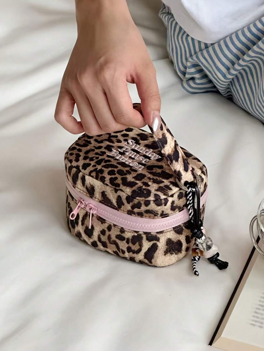 1 buah Tas Kosmetik Mini Cocok Untuk Anak Perempuan dan Guru - Tas Kosmetik Genggam Portabel Motif Leopard Lucu, Gaya Korea Modis, Ringkas dan Praktis Untuk Pesta dan Penggunaan Sehari-hari
