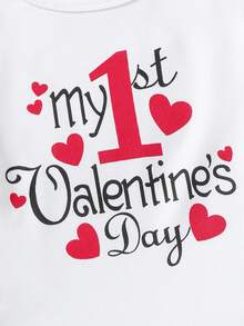 女婴“我的第一个情人节”标语套装（2件套），包括1件爱心印花网纱灯笼袖连体衣和1条爱心蝴蝶结印花打底裤，适合外出和情人节穿着，是完美的节日礼物。 - 白色 - 查看 7