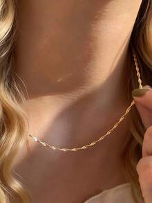 1条优雅波浪链设计18K镀金不锈钢项链，女士款