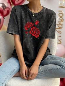 Damen Sommer Kurzarm T-Shirt, dekoriert mit roter Rosen Grafik, verwaschen schwarz, dunkel romantischer Stil, Oversize Retro T-Shirt. - Schwarz - Übersicht 7