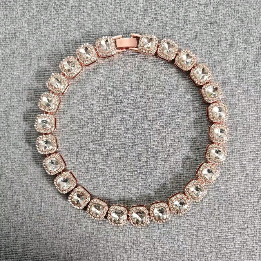 奢华嘻哈风狗狗项链，适合大、中、小型犬——防咬耐用的链设计，适合日常或节日佩戴。 - 彩色 - 查看 1