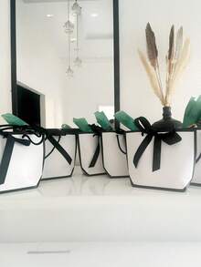 10pcs/5pcs/1pc Style Simple Black & White Bow Decor Gift Tote Bags, Large Capacity White Paper Carrier Bags, Solid Color Shopping Bags, Small Business Supplies, Father's Day, Mother's Day, Back To School, Summer Wedding, Birthday Gifts, Premium Gift Bags, Best And Cheapest Merchandise, Wedding Favors, Best Gift Bags For Family And Friends