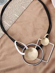 1条简约现代双色几何纹理皮绳项链，适合女性日常通勤、工作、休闲装扮和街头服饰。 - 金色 - 查看 3