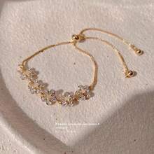 Flower Bracelet For Women, Student Best Friend, Korean Style, Simple Ins Niche Design, Personalized Hand Jewelry - Vòng tay hoa đính đá zircon, vàng. - Xem 3