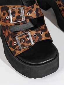 Giày sandal cao gót đế dày in họa tiết da báo kiểu punk, khóa cài, phong cách châu Âu và Mỹ mùa xuân 2026, sandal đế xuồng cổ điển đế dày dành cho hoạt động Ramadan. - Họa tiết da báo - Xem 6