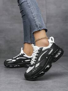 2026新款女式休闲运动鞋，加厚鞋底，增高耐磨，低帮圆头系带针织网面透气排汗防臭，男女通用，黑白拼接，户外运动舒适情侣款，加厚鞋底减震软底，简约舒适男女通用运动鞋 - 黑與白 - 查看 5